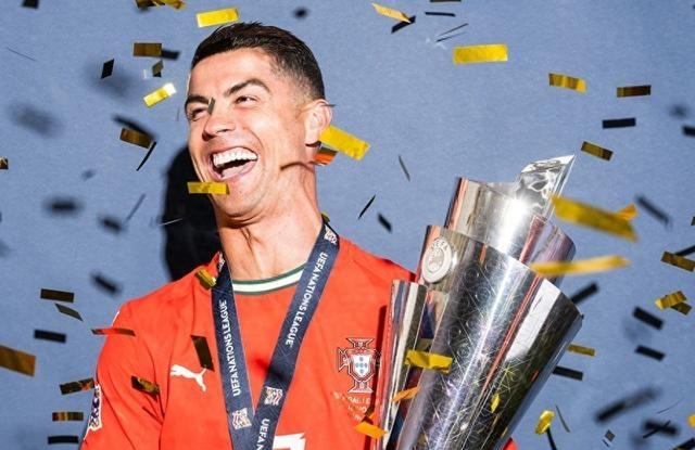 爱游戏体育平台 C罗连续十场比赛得分超过回归赛场，掘金挑战极限！